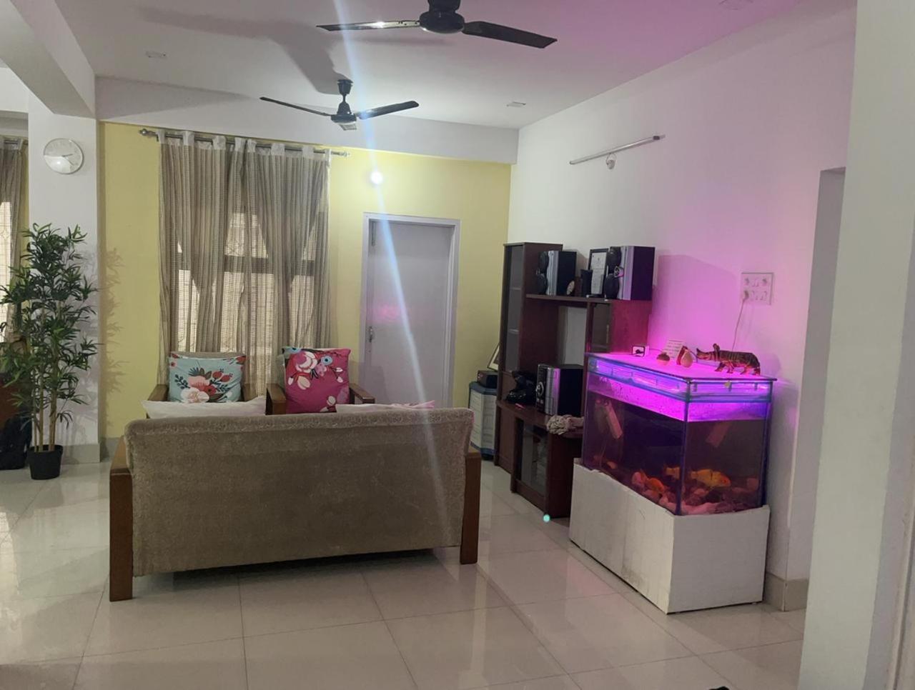 Gruham Sojourn Homestay กูวาฮาติ ภายนอก รูปภาพ
